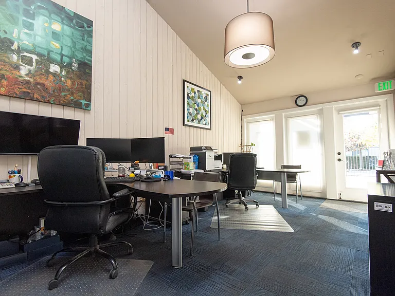 Evria Claremont Apartments — Photo 19
