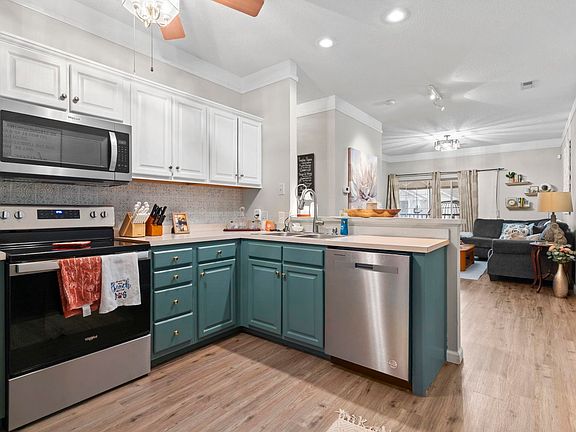 2nd image of 4209 Sweetwater Blvd. #209