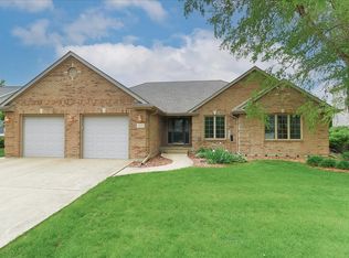 619 Nathan Lattin Ln, Sycamore, IL 60178