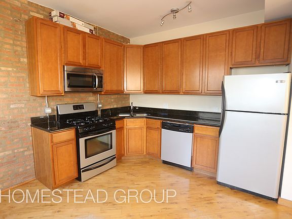 2nd image of 1118-28 E Hyde Park