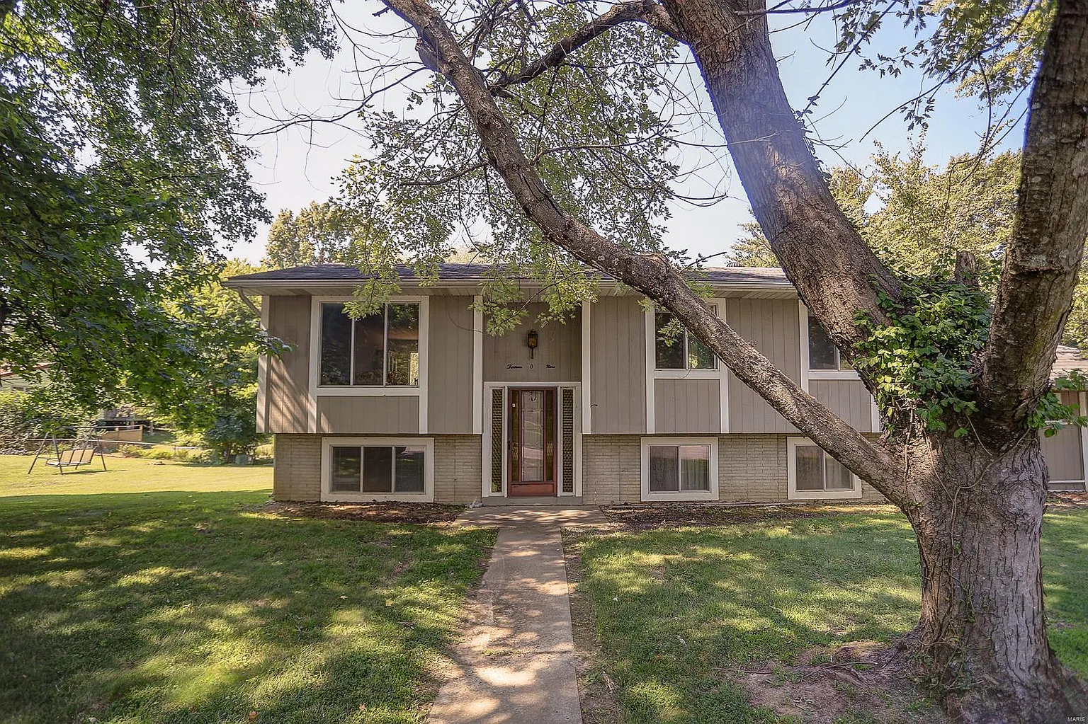 1309 Gloucester Dr photo 1