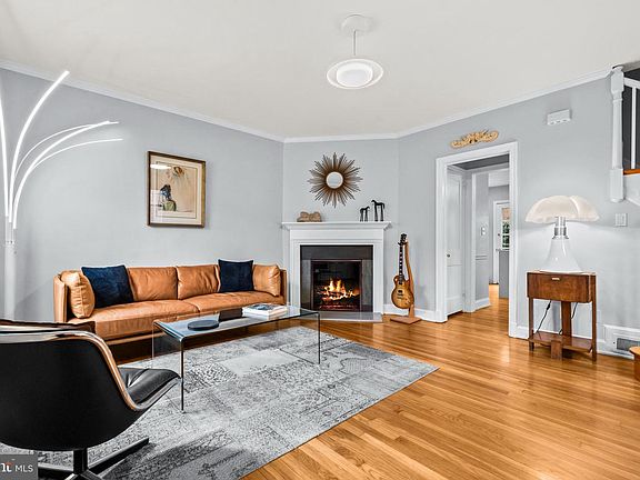 4th image of 4228 40th St NW