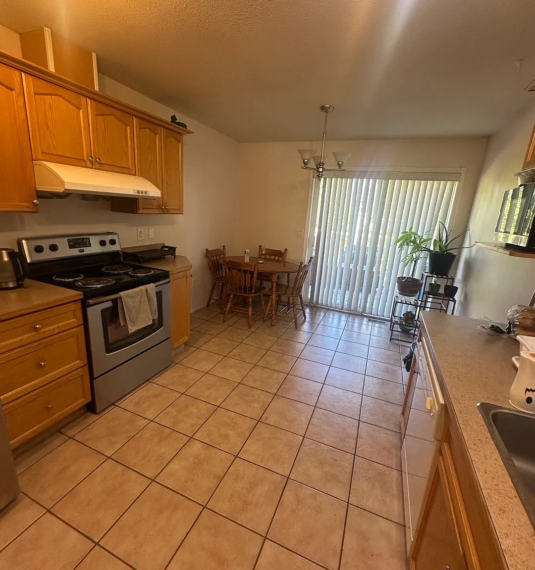 3 bed, 1.5 bath, 1235 sqft, $2,500 — Photo 2