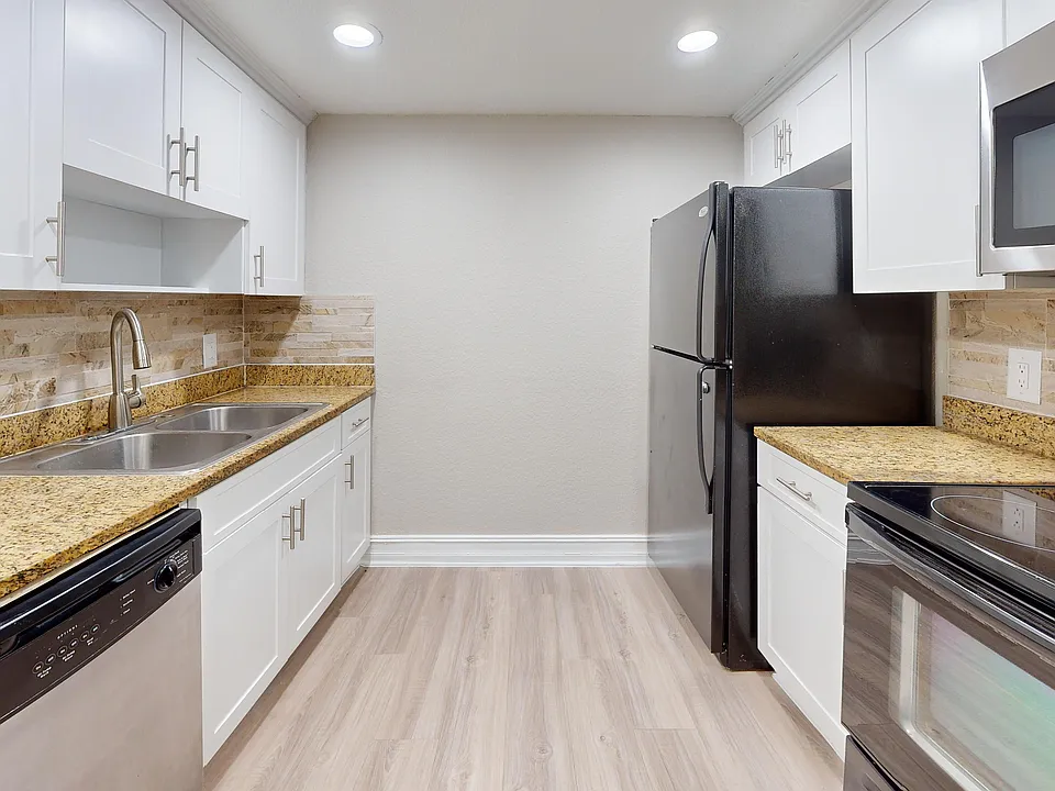 Seastone Apartments