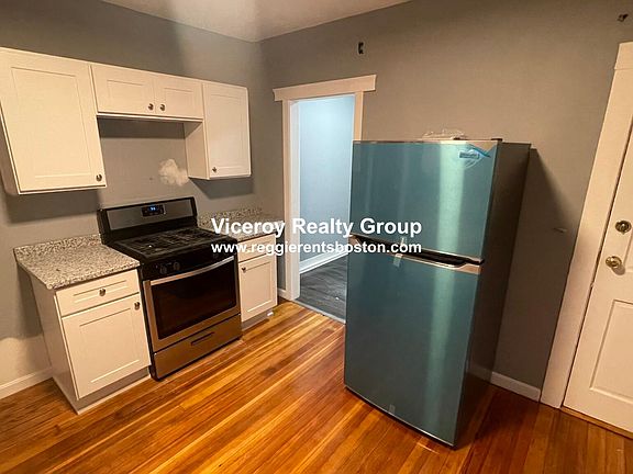 2nd image of 8 Bailey St #2V