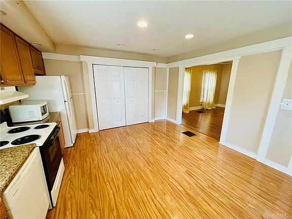 5th image of 1618 Mayo Ave