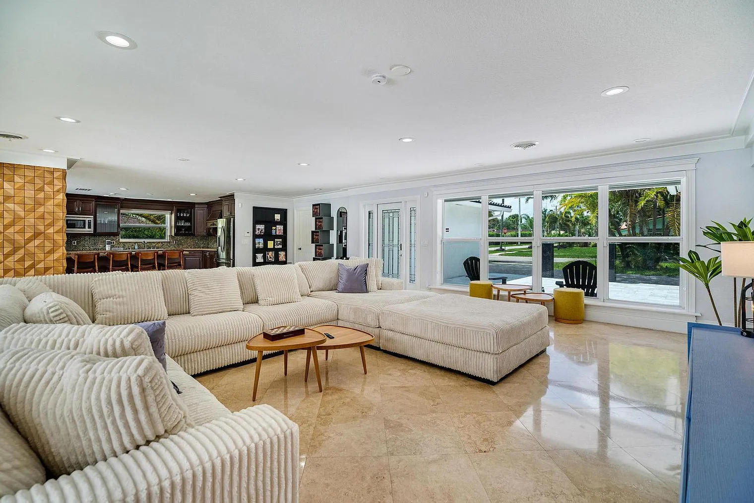 3 bed, 2.0 bath, $11,660 — Photo 4