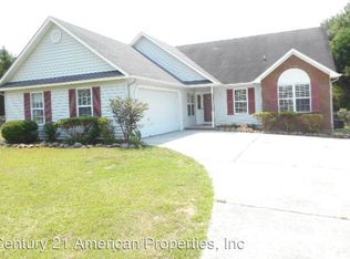 320 Firethorn Ln, Jacksonville, NC 28546
