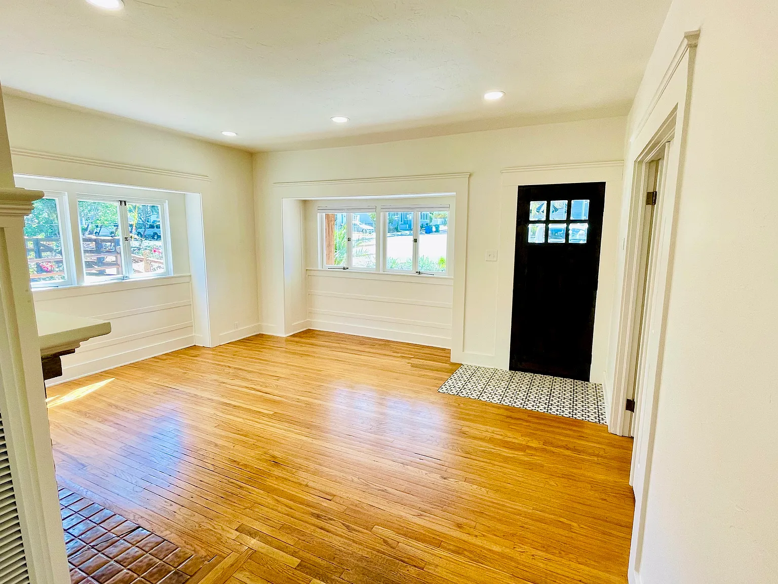 2 bed, 863 sqft, $3,750 — Photo 3
