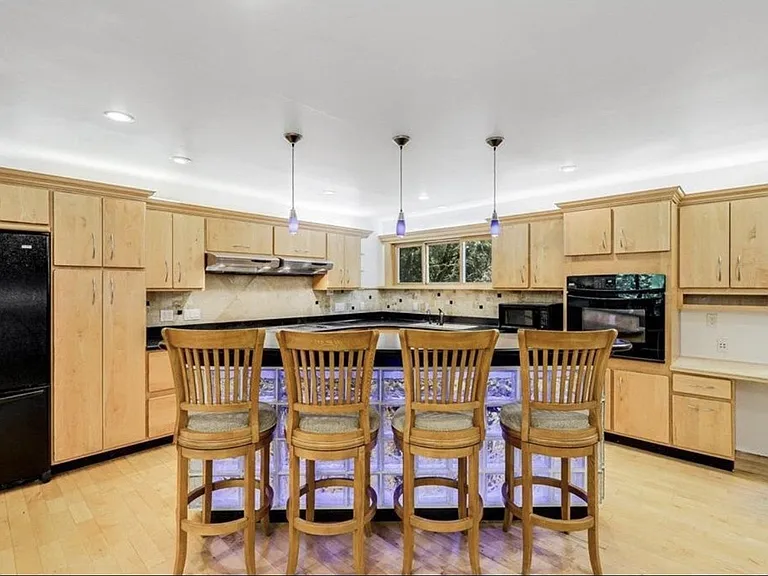 801 Corens Dr — Photo 24