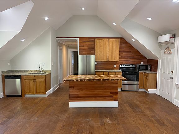 4th image of 739 Prospect Ave #2