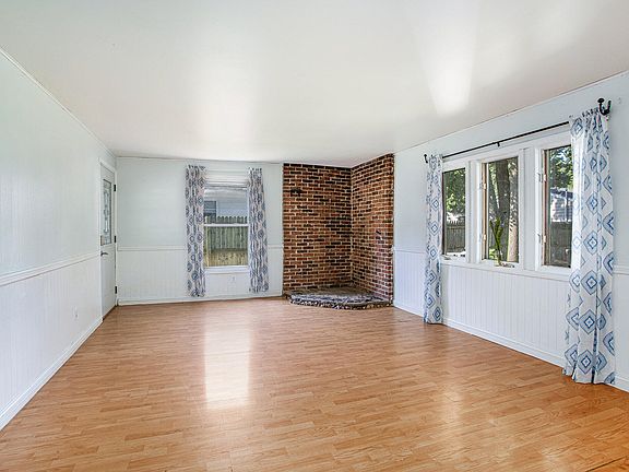 4th image of 8820 Windwood St