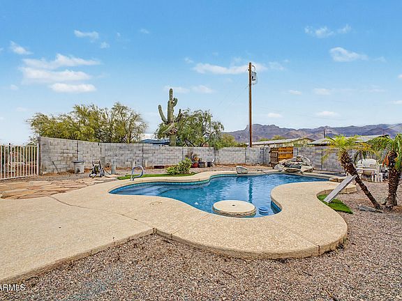 2nd image of 2548 S VAL VISTA Road