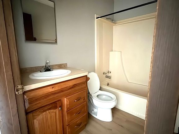 4th image of 56 1/2 Main St APT 3