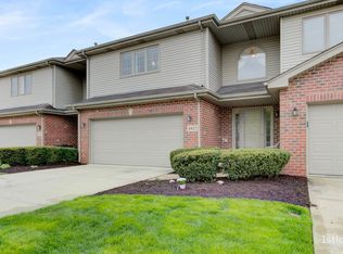 9427 Caledonia Dr, Tinley Park, IL 60487