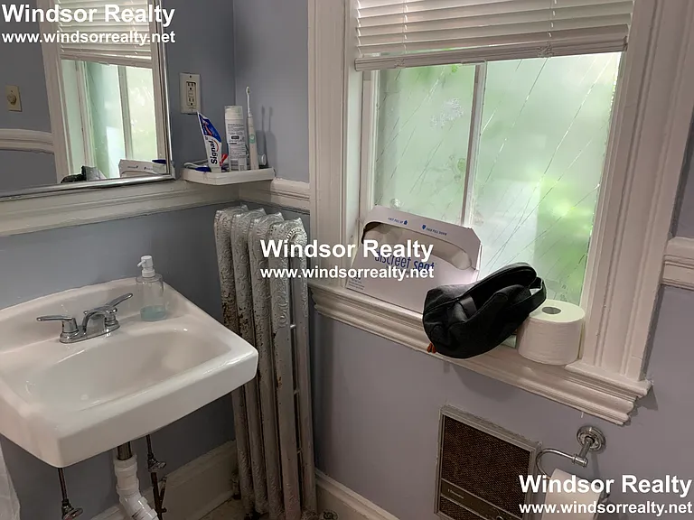 76 Oxford St #1 — Photo 21