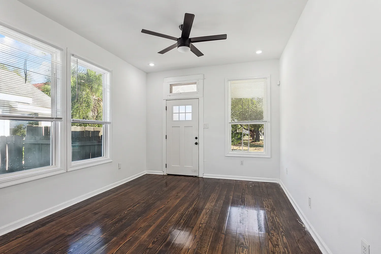 4233 S Tonti Street — Photo 1