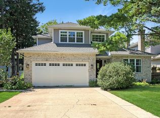 382 N Garfield Blvd, Grayslake, IL 60030