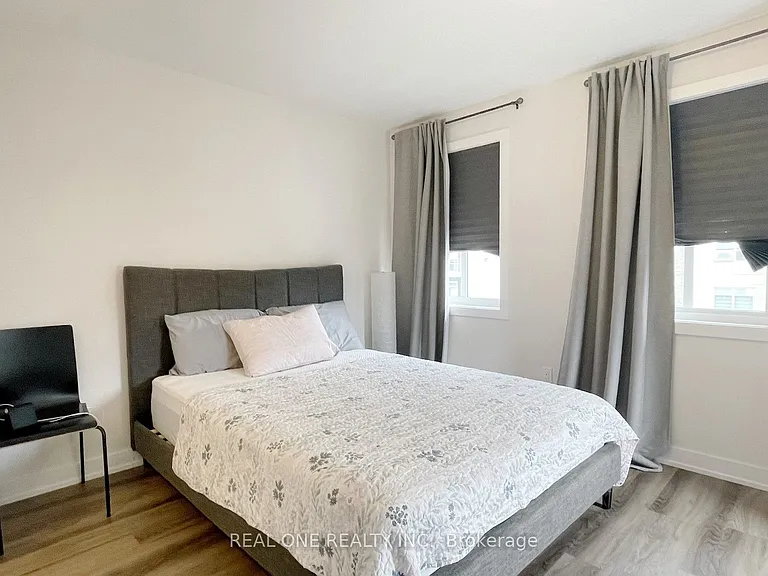 1 Markle Cres — Photo 13