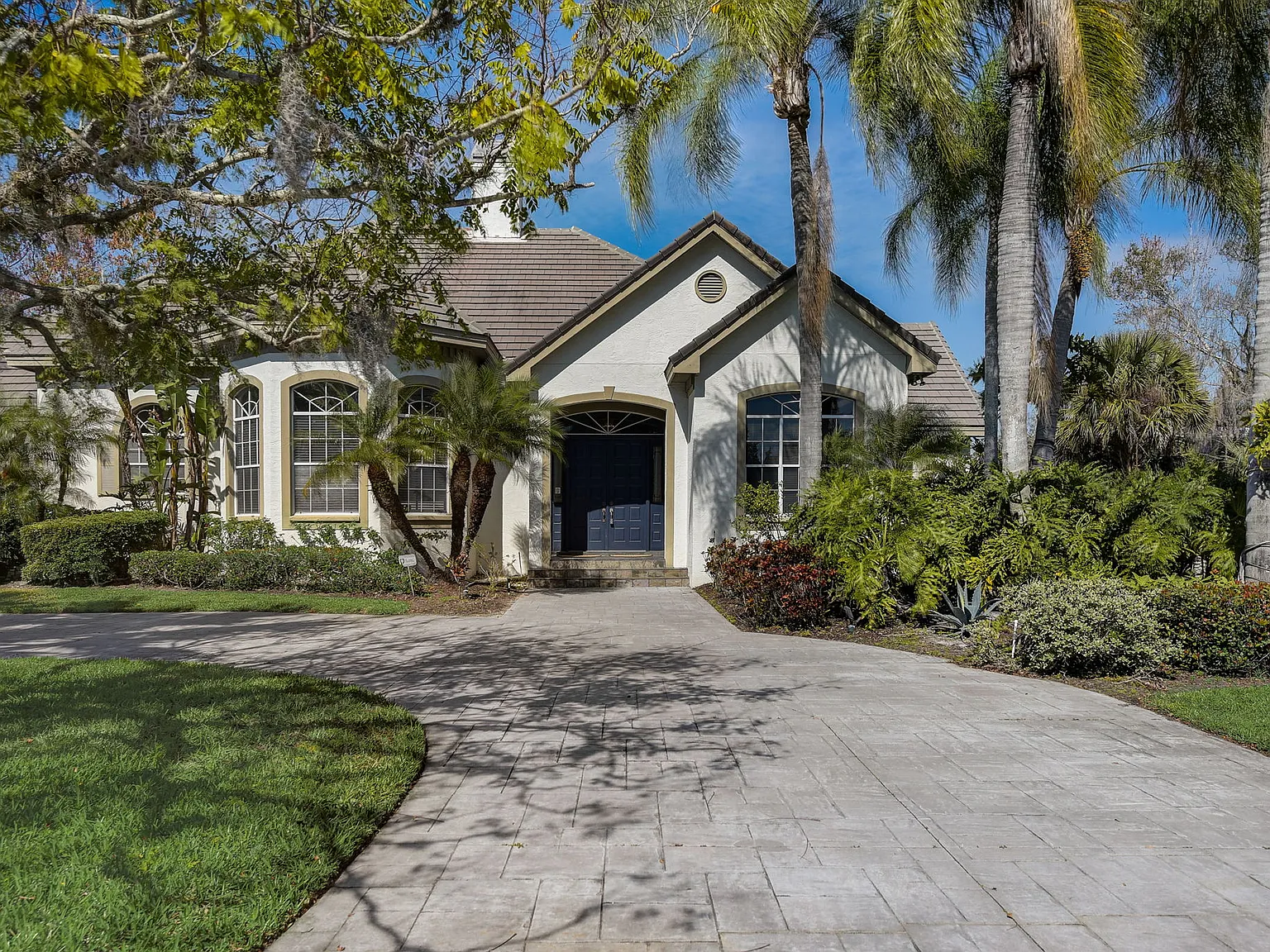 4653 Hadfield Dr — Photo 1