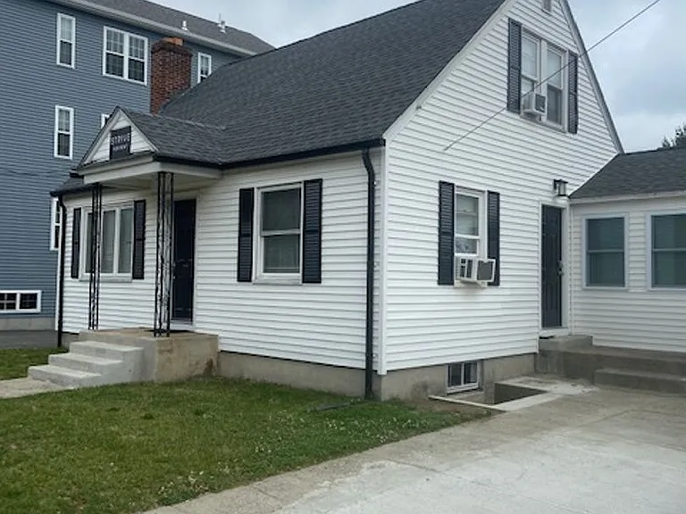 485 Admiral St — Photo 10
