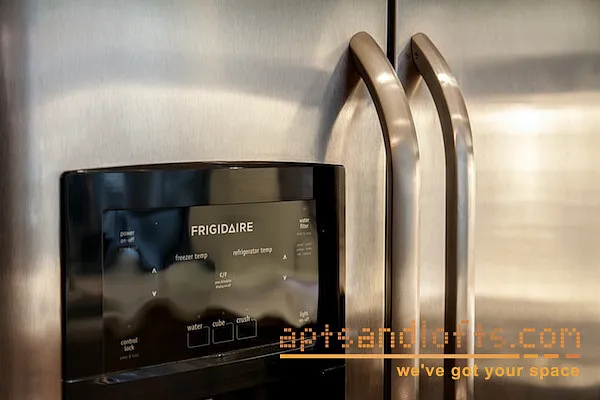 Rented by aptsandlofts.com | media 42