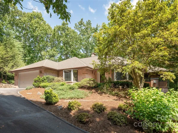 312 Kenmure Dr, Flat Rock, NC 28731