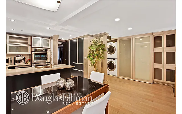 Rented by Douglas Elliman | media 14