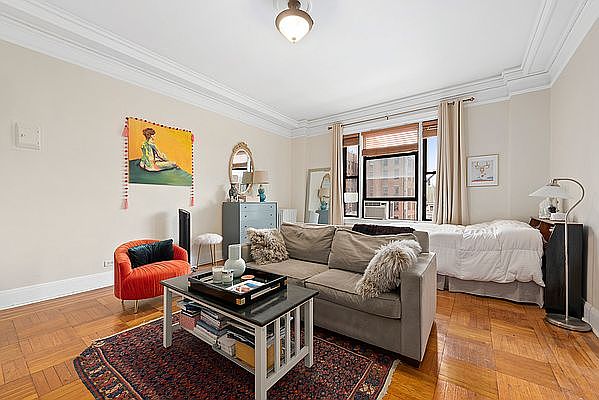 1st image of 140 W 69th St APT 95A