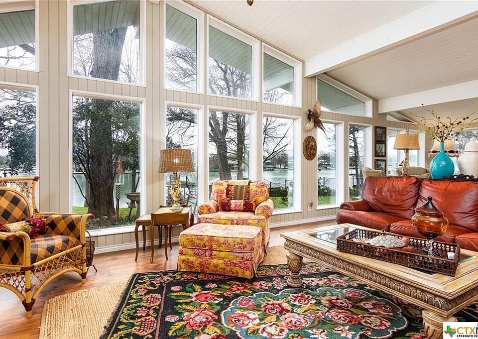 1st image of 858 Lakeview Trl