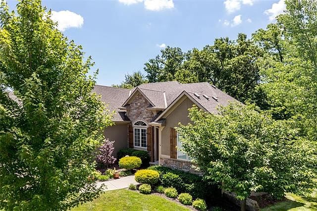 1st image of 813 Cedar Ln