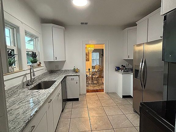5th image of 18 Orange St E