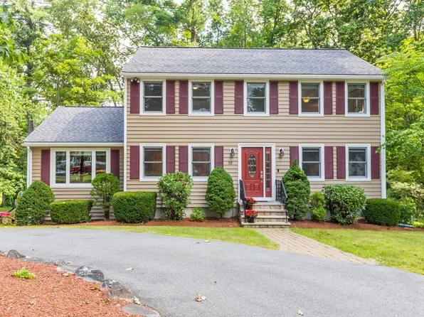 19 Prouty Rd, Burlington, MA 01803