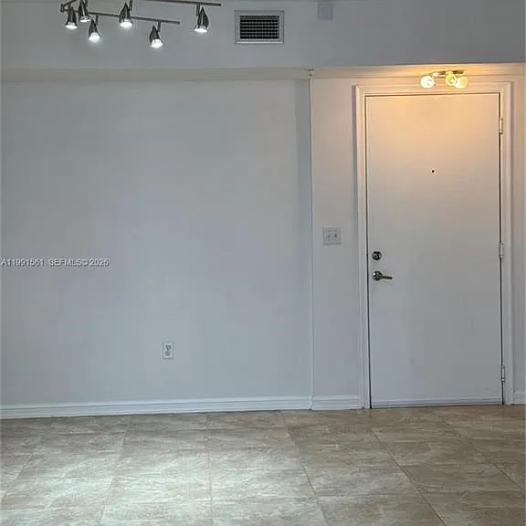 18800 NE 29th Ave #822 — Photo 13