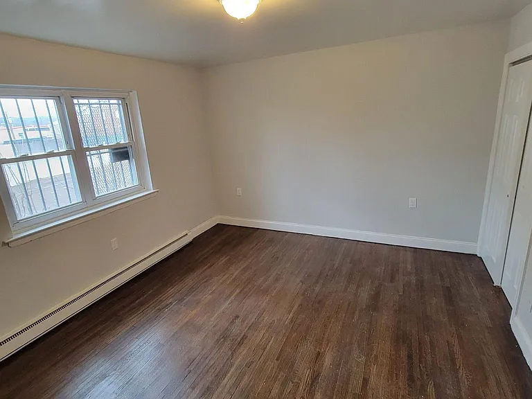 125 William St #2 — Photo 8