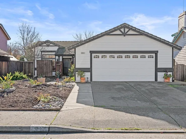 9447 Lazy Creek Drive, Windsor, CA 95492