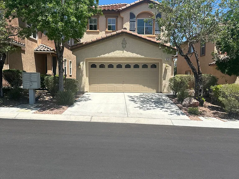 828 Percy Arms St — Photo 30