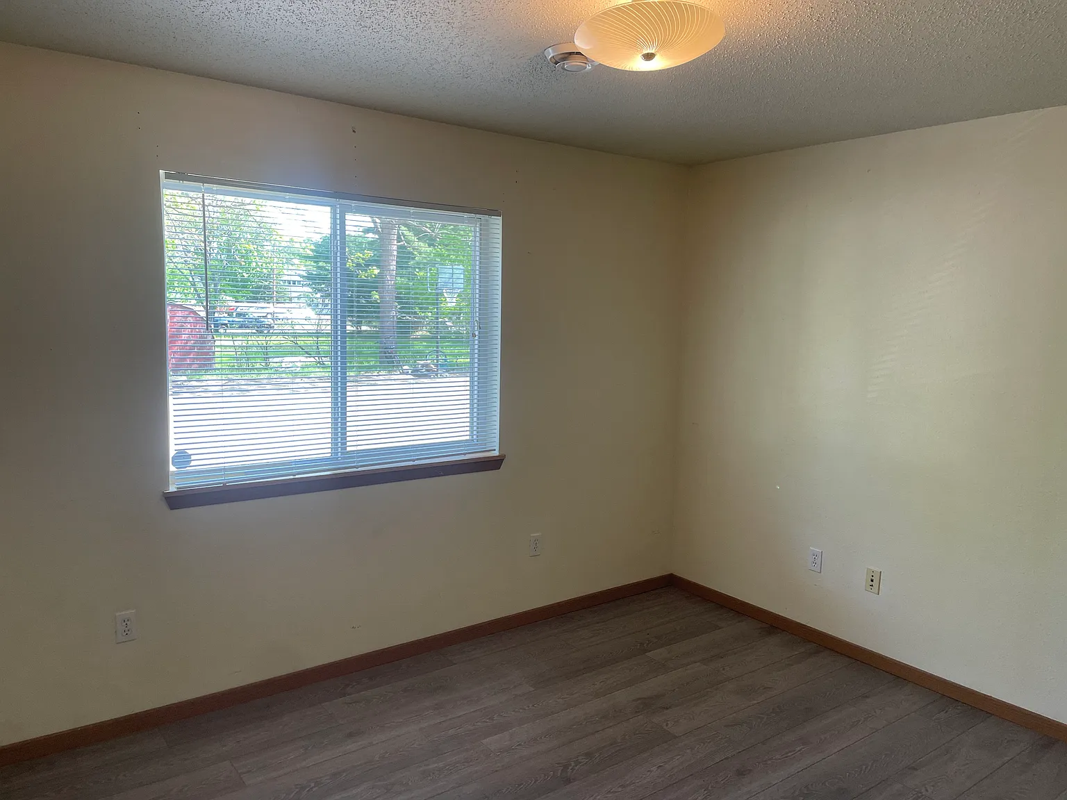 6 bed, $1,800 — Photo 4