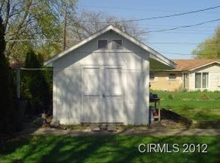 206 E Clark St, Flora, IN 46929