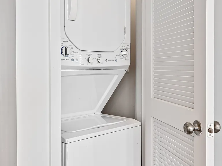 5411.5 N Winthrop Ave #524 — Photo 11