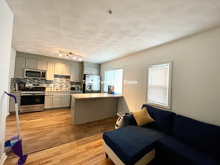 48 Derby St #1A — Photo 7