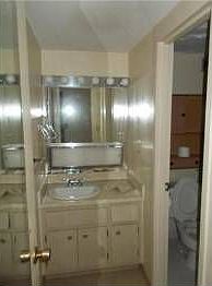 4th image of 2899 Collins Ave APT 522