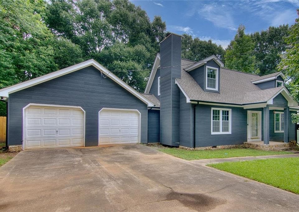1st image of 18 Regal Way NW