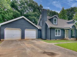 18 Regal Way NW, Lawrenceville, GA 30044