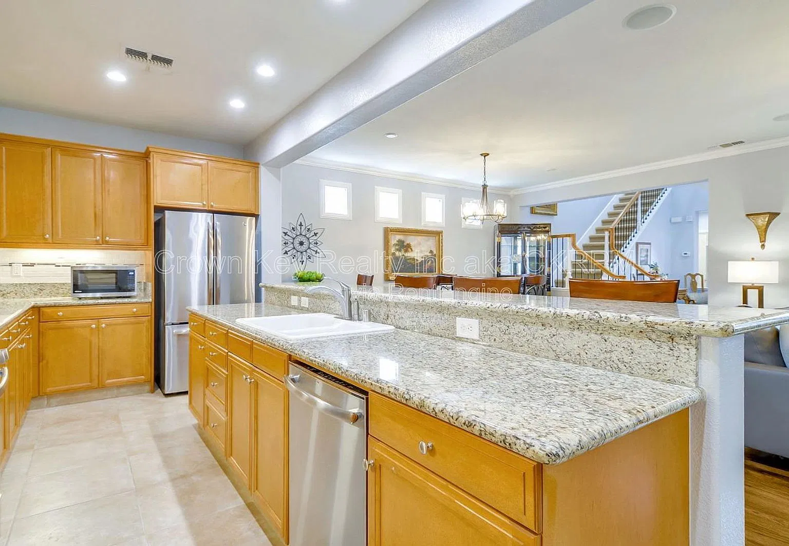 4 bed, 3.0 bath, 2236 sqft, $3,300 — Photo 4