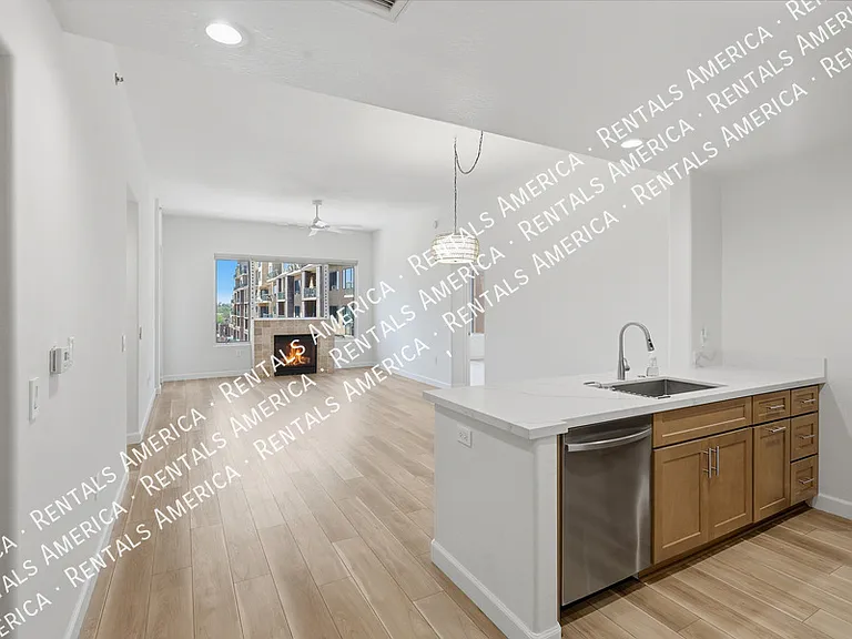 2302 N Central Ave #409 — Photo 3