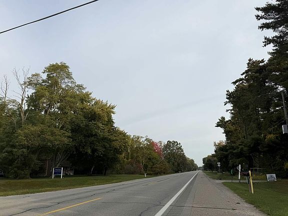 5th image of 3303 Lakeshore Rd