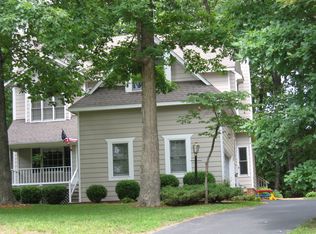 6000 Hidden Arbor Pl, Chester, VA 23831