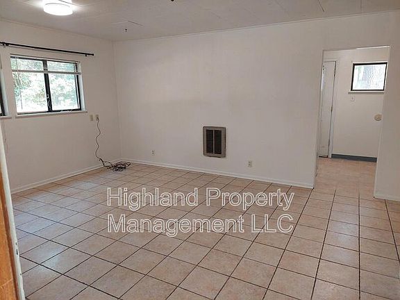 4th image of 1170 NE Harvey Rd #B
