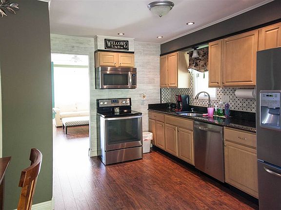 5th image of 14 Crowsnest Ct